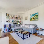 Central Appartement Avec Balcon