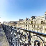 Central Appartement Avec Balcon